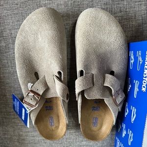 Birkenstock new in box Boston clogs in taupe - size 39 / 8